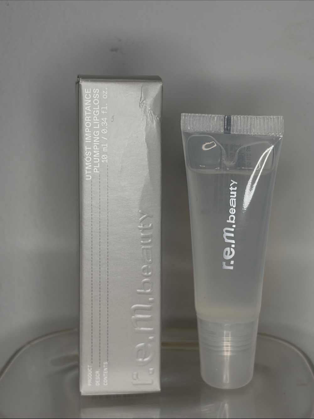 r.e.m.beauty Clear Moisturizing Lip Gloss - Transparent Shine
